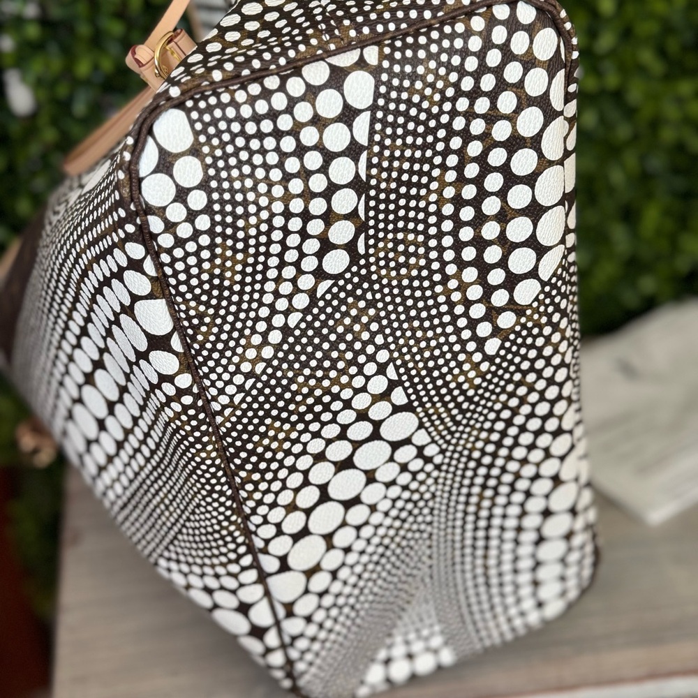 Louis Vuitton Pre-Owned Yayoi Kusama 2012 MM Monogram Never Full MM - Picture 12 of 16